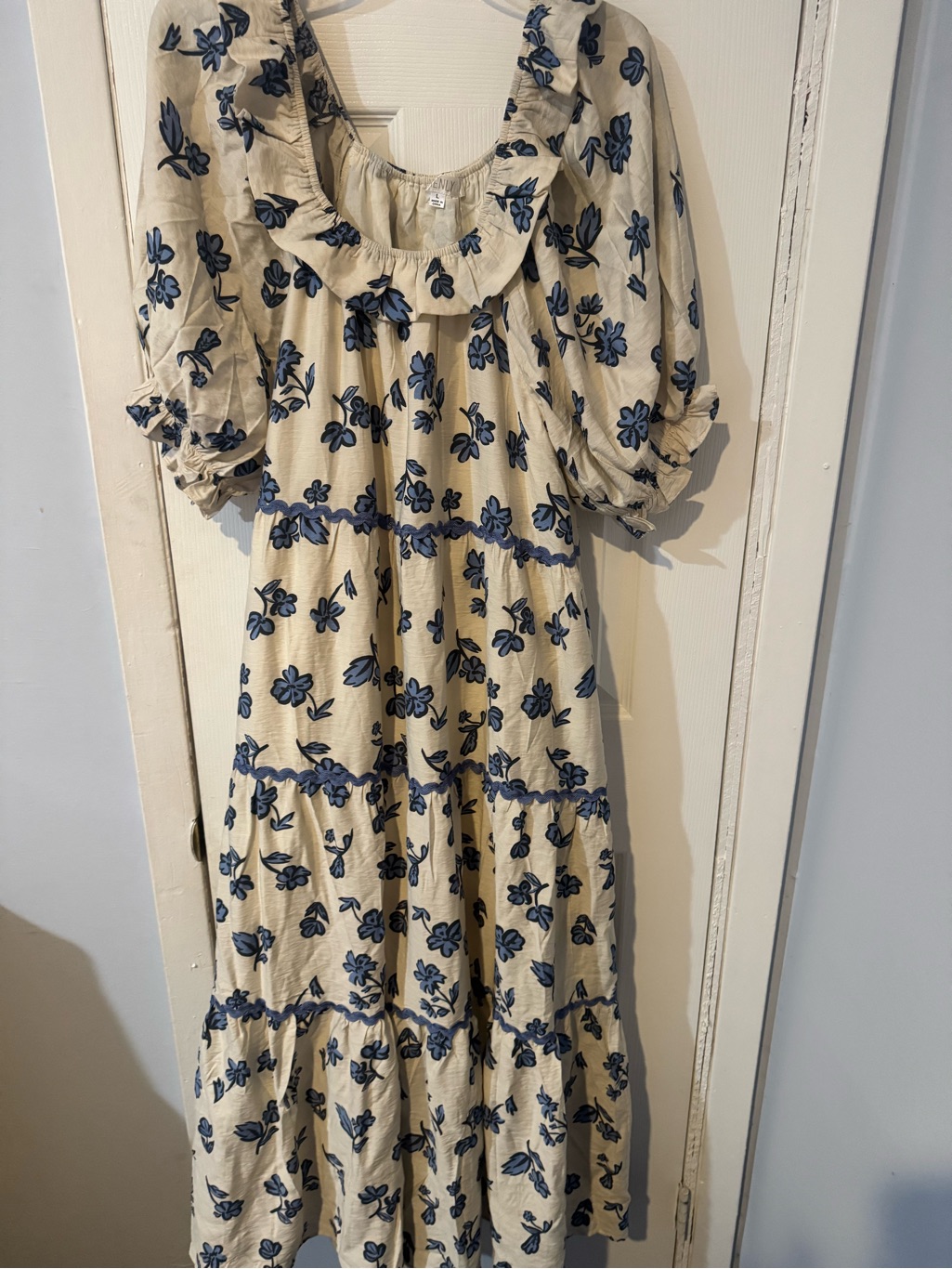 Nwt Floral Blue And White Maxi Dress — image 3 of 6